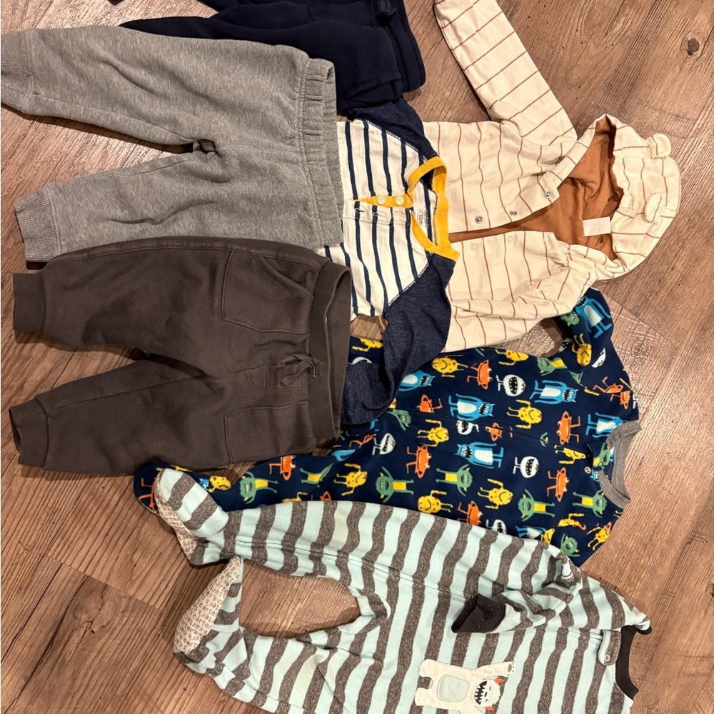 11 piece collection of baby clothes size 12 months